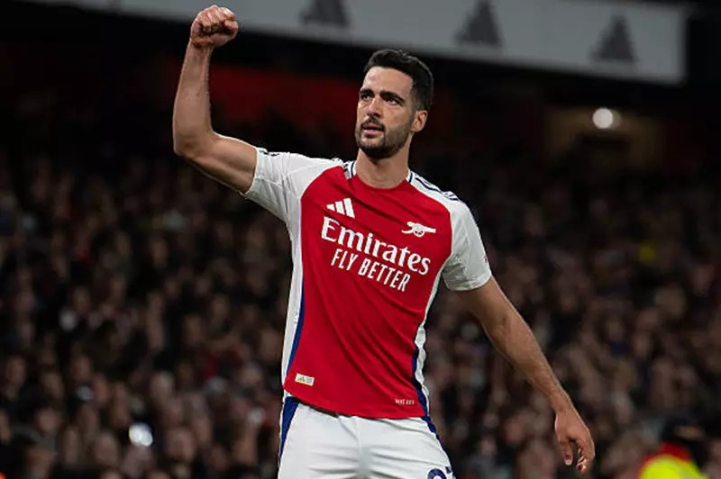 ميكيل ميرينو لاعب أرسنال